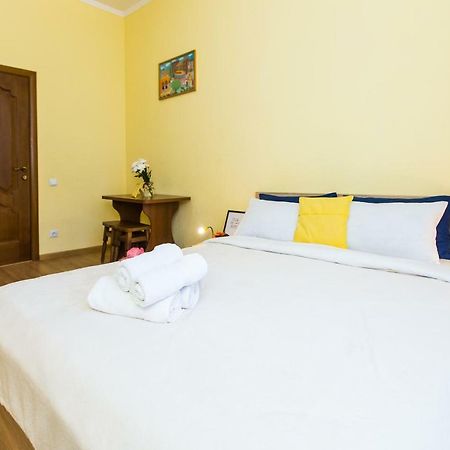 Modern 2Br Apartment In Central Lviv Exteriör bild