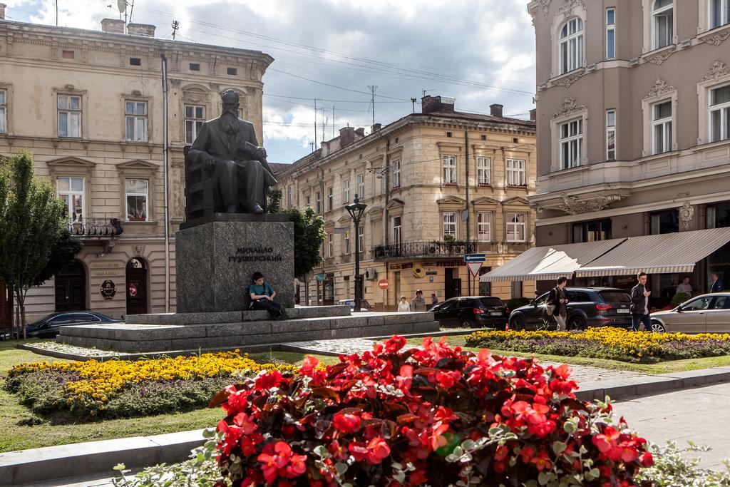 Modern 2Br Apartment In Central Lviv Exteriör bild