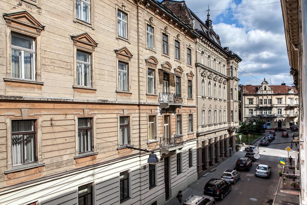 Modern 2Br Apartment In Central Lviv Exteriör bild