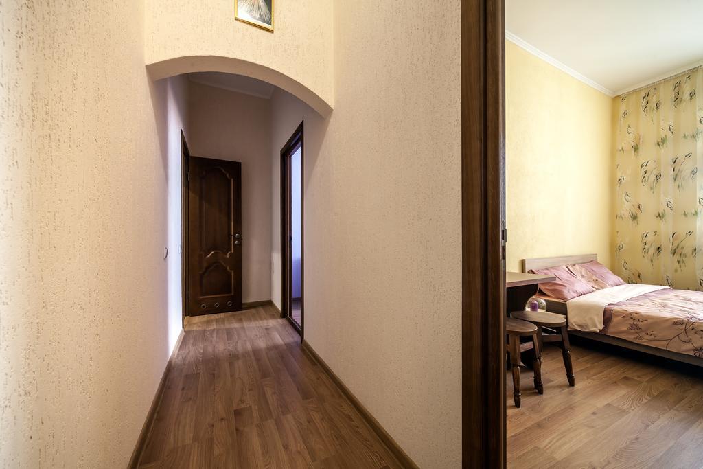 Modern 2Br Apartment In Central Lviv Exteriör bild