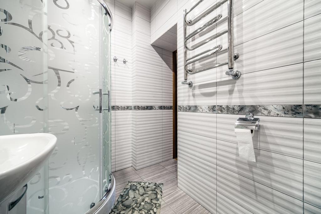 Modern 2Br Apartment In Central Lviv Exteriör bild
