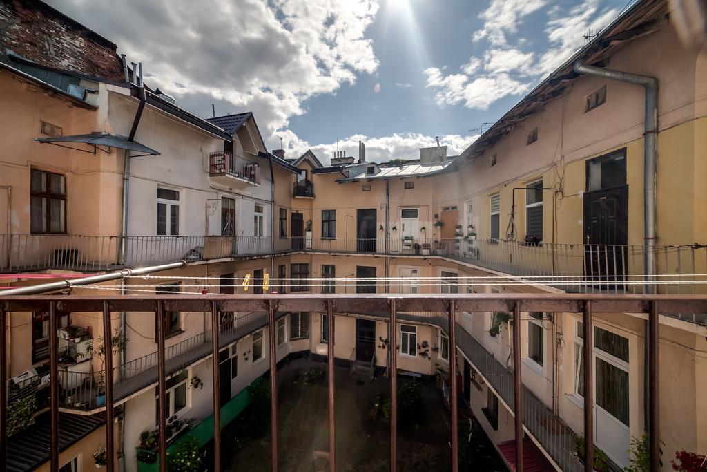 Modern 2Br Apartment In Central Lviv Exteriör bild