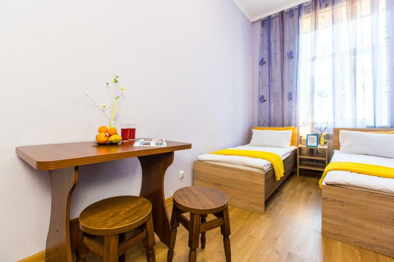 Modern 2Br Apartment In Central Lviv Exteriör bild