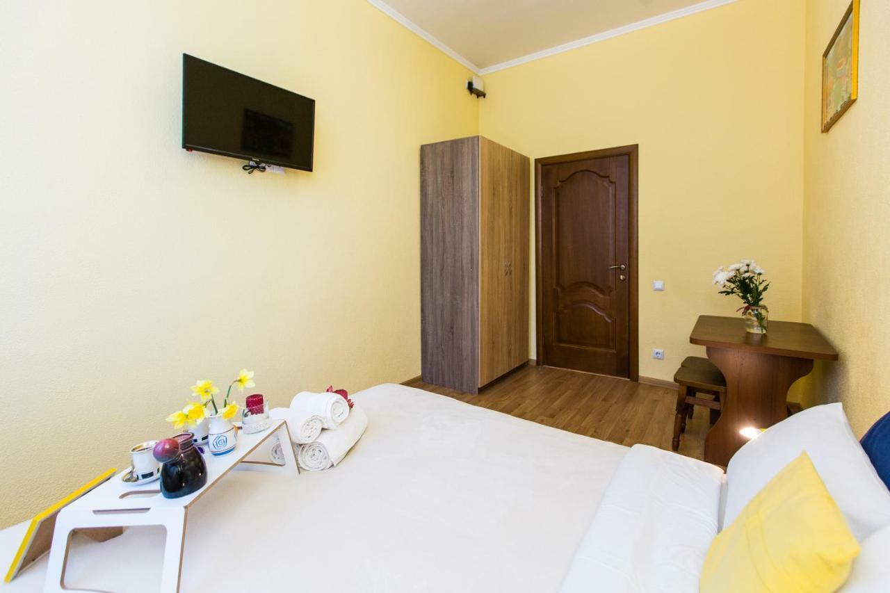 Modern 2Br Apartment In Central Lviv Exteriör bild