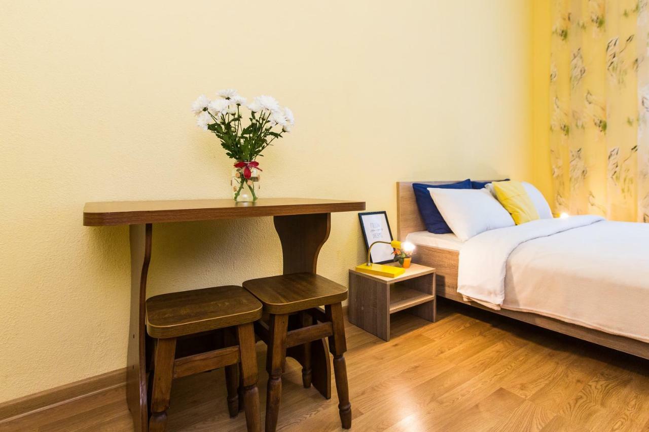 Modern 2Br Apartment In Central Lviv Exteriör bild
