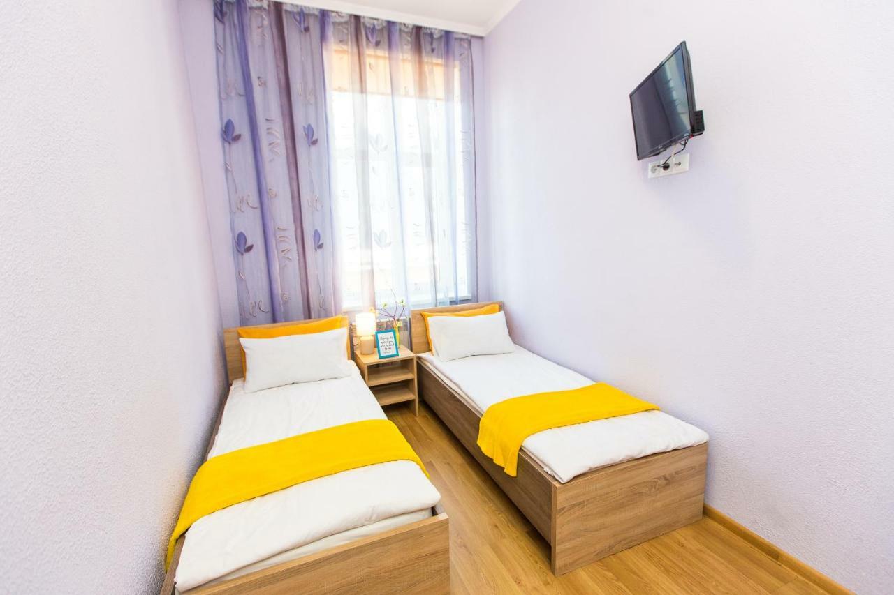 Modern 2Br Apartment In Central Lviv Exteriör bild