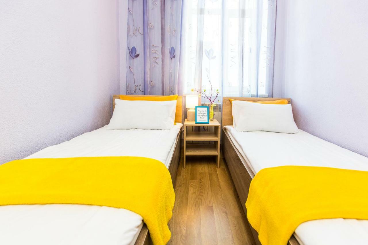 Modern 2Br Apartment In Central Lviv Exteriör bild