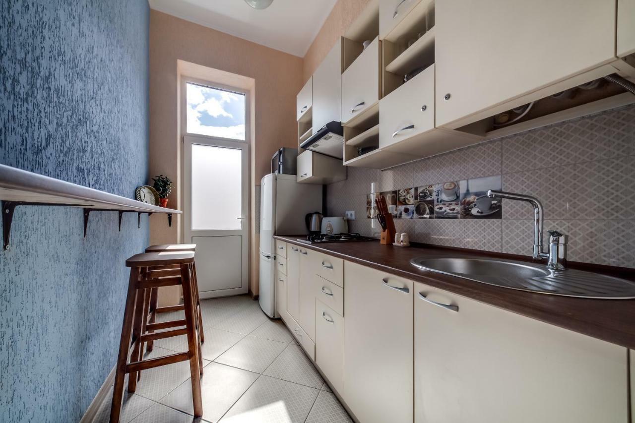 Modern 2Br Apartment In Central Lviv Exteriör bild